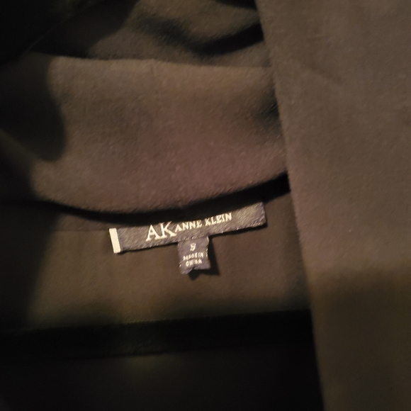 Top - Picture 2 of 2